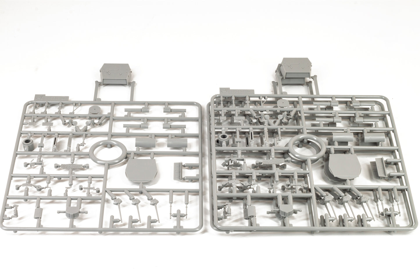 Very Fire 1/350 USS Salem Standard Kit / Deluxe Version (VF350919/VF350919DX)