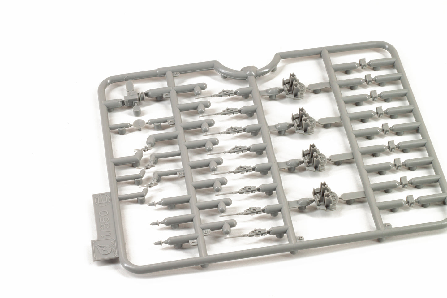 Very Fire 1/350 USS Salem Standard Kit / Deluxe Version (VF350919/VF350919DX)