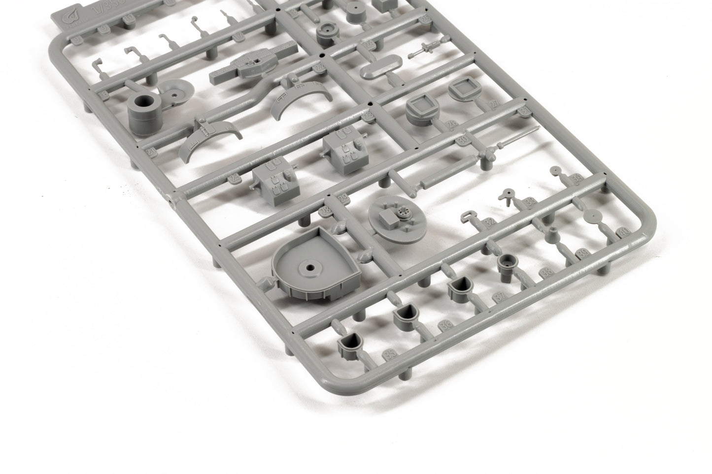 Very Fire 1/350 USS Salem Standard Kit / Deluxe Version (VF350919/VF350919DX)