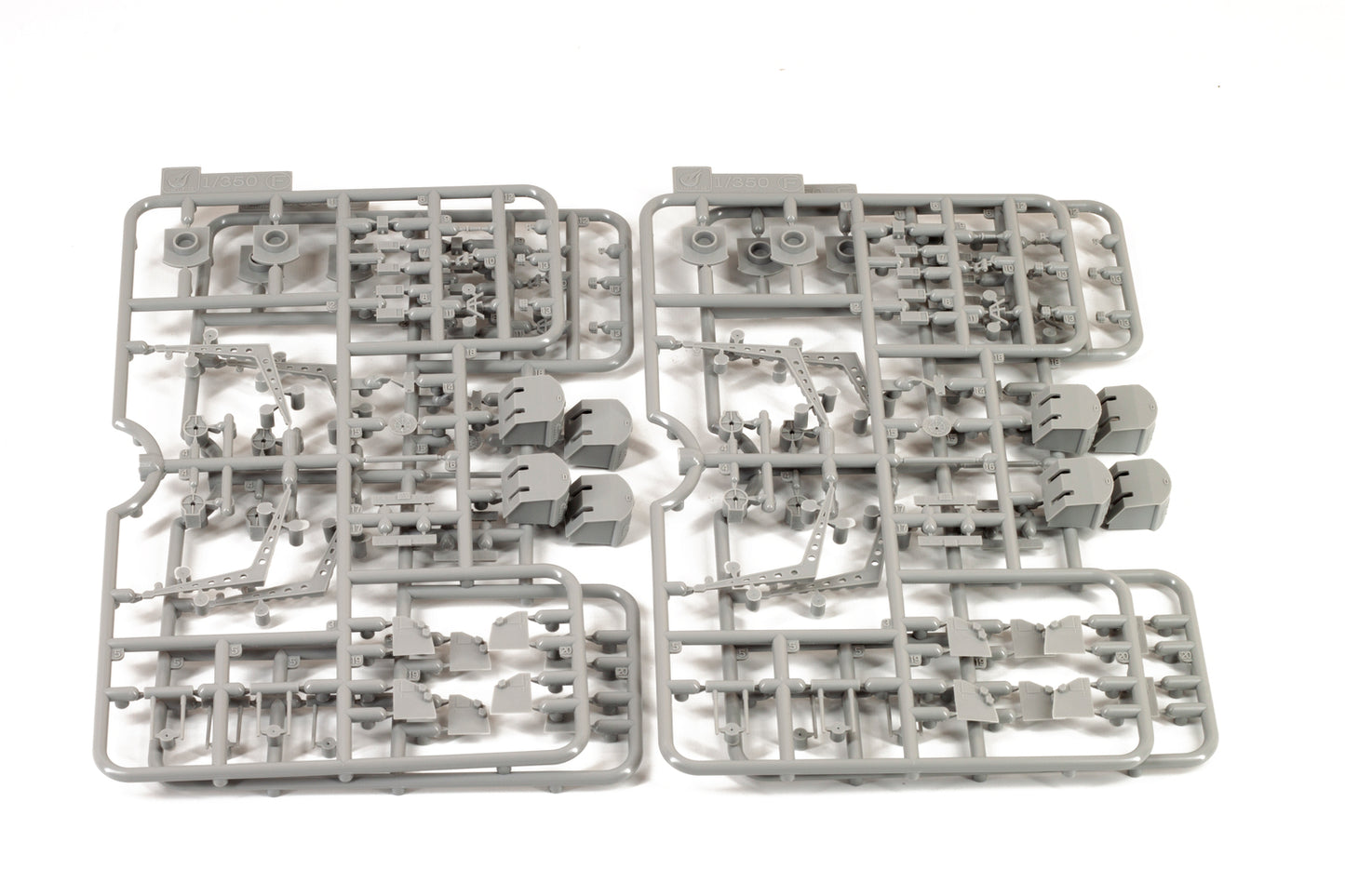 Very Fire 1/350 USS Salem Standard Kit / Deluxe Version (VF350919/VF350919DX)